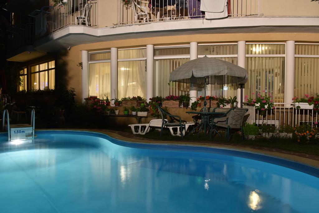 Solaris Apartments Saints Constantine and Helena Exterior photo